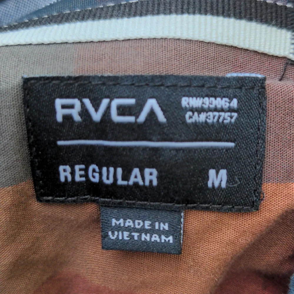 Men's medium autumn/brown rvca button up dress shirt with front pocket - Picture 3 of 3
